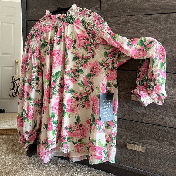 NWT Tuckernuck  Gossamer Pink Hydrangea Lydia Blouse Size XL - Picture 2 of 9